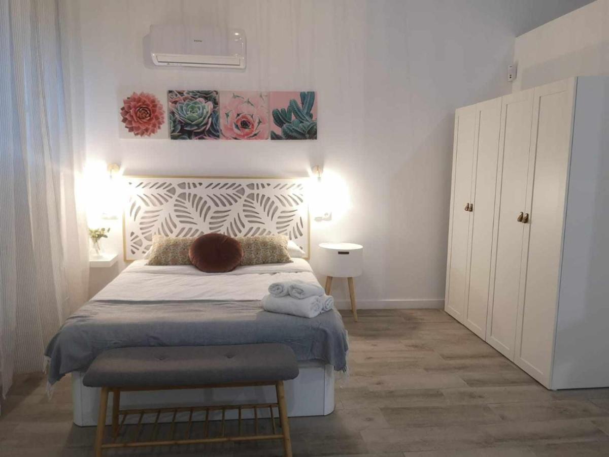La Victoria Suites Malaga Exterior photo